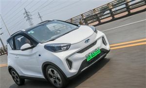 8月我國(guó)新能源汽車產(chǎn)銷量超30萬輛 中國(guó)新能源汽車行業(yè)全景調(diào)研