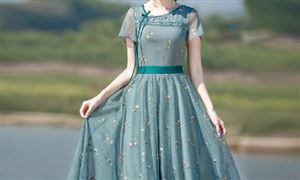 中國(guó)女裝行業(yè)市場(chǎng)消費(fèi)現(xiàn)狀及競(jìng)爭(zhēng)情況分析
