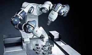 中國工業(yè)機器人安裝量占全球一半 工業(yè)機器人行業(yè)發(fā)展戰(zhàn)略分析
