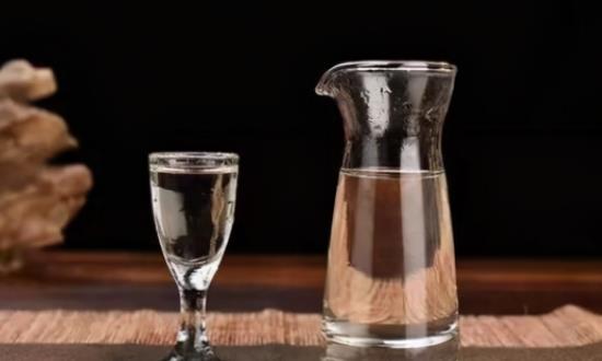 兼香型白酒市場消費(fèi)趨勢 兼香型白酒行業(yè)發(fā)展現(xiàn)狀及投資分析
