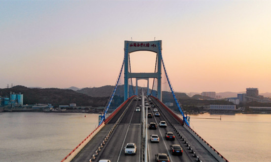 港珠澳大橋主體工程通過(guò)國(guó)家竣工驗(yàn)收 跨海橋梁工程行業(yè)發(fā)展前瞻