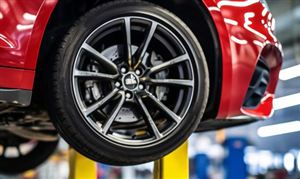 中國汽車維修產(chǎn)業(yè)鏈發(fā)展現(xiàn)狀 中國汽車維修行業(yè)未來投資戰(zhàn)略分析