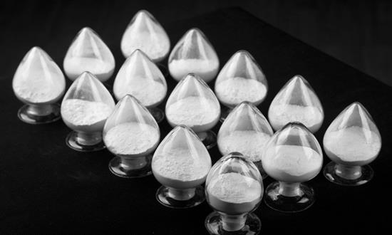 國內(nèi)電池級(jí)碳酸鋰均價(jià)跌至26.15萬元/噸 促進(jìn)鋰電產(chǎn)業(yè)有序健康發(fā)展