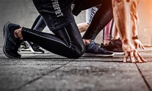 李寧2023上半年收入超140億元 運動服裝市場深度分析