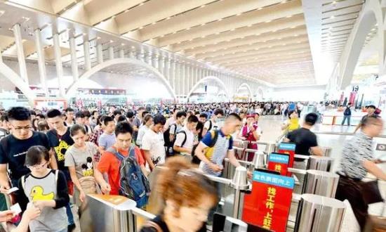 暑運下半程：鐵路客流持續(xù)高位運行 鐵路客運行業(yè)運行現(xiàn)狀及發(fā)展趨勢