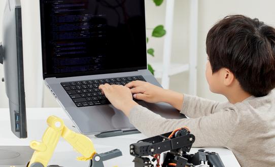 STEAM教育進入中小學(xué)常規(guī)課程 中國STEAM素質(zhì)教育行業(yè)投資分析
