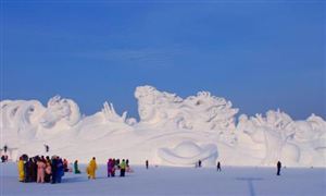 冰雪旅游正在成為推動冬季旅游和冰雪經(jīng)濟(jì)發(fā)展的引擎之一