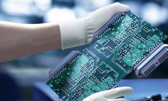 2024電子信息制造行業(yè)投資研究與市場機遇：技術(shù)創(chuàng)新產(chǎn)業(yè)化進程即將加速