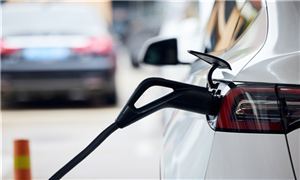 車網(wǎng)互動新政出臺 推動新能源汽車反向給電網(wǎng)送電 充電樁產(chǎn)業(yè)現(xiàn)狀及未來發(fā)展趨勢分析報告