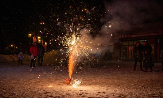 煙花爆竹行業(yè)分析：煙花銷售已進入旺季 “松綁”煙花禁燃令呼聲再起