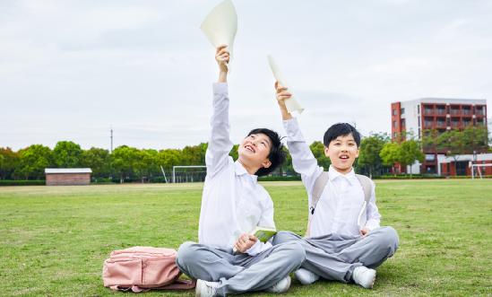 2024年中國學(xué)生校服行業(yè)深度發(fā)展研究報(bào)告