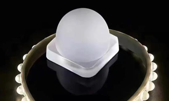 LED燈具行業(yè)深度調(diào)研：2030年全球LED照明市場(chǎng)規(guī)模將達(dá)到1329.6億美元