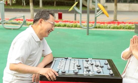 養(yǎng)老機構(gòu)行業(yè)發(fā)展現(xiàn)狀：目前我國的養(yǎng)老模式結(jié)構(gòu)為居家養(yǎng)老占市場份額96%  機構(gòu)養(yǎng)老僅占1%