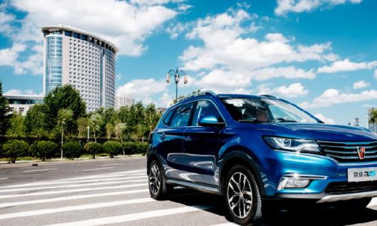 2024年中國乘用車市場(chǎng)怎么走？乘用車行業(yè)市場(chǎng)調(diào)研與發(fā)展趨勢(shì)