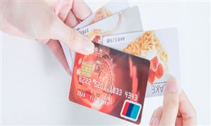 多家銀行公告表示 將停發(fā)部分聯(lián)名信用卡 信用卡產業(yè)現(xiàn)狀及未來發(fā)展趨勢分析報告
