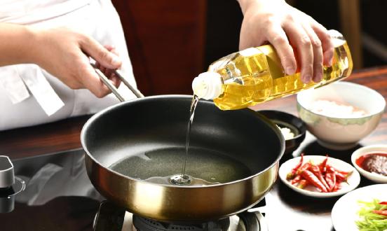 中國菜籽油產(chǎn)量、進出口數(shù)量及市場競爭格局分析