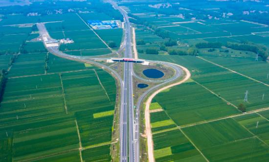2024交通運(yùn)輸行業(yè)市場前瞻與未來投資：交通運(yùn)輸需求呈現(xiàn)出爆發(fā)式增長