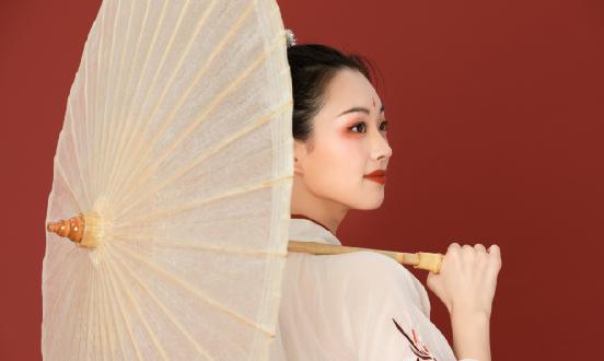 2024年服飾行業(yè)市場現(xiàn)狀調查分析 國風服飾不斷升溫