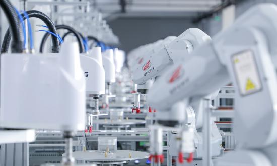 2024年工業(yè)機器人行業(yè)市場分析 內(nèi)、外資出貨數(shù)量出現(xiàn)近“五五分”格局