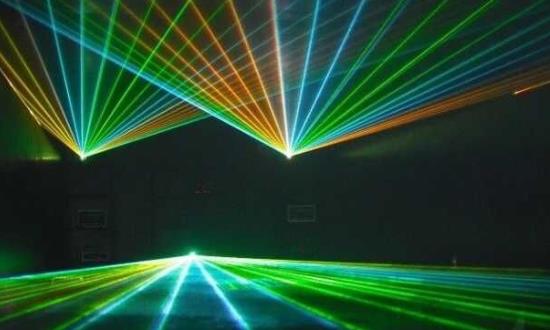 激光行業(yè)投資研究：預(yù)計(jì)到2025年全球激光加工市場(chǎng)規(guī)模將超300億美元