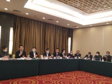 
                湖北代表團代表熱議中國作協九屆全委會工作報告和《章程（修正案）》